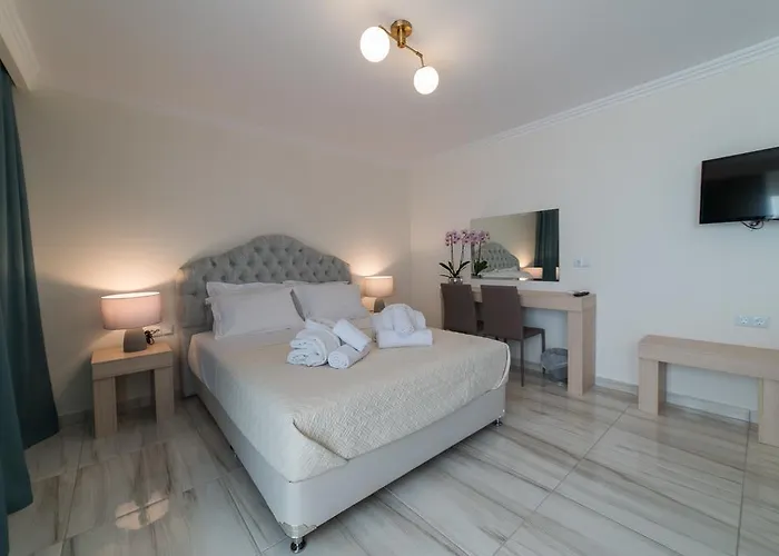 Πανσιόν Castello Boutique 4*